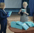 Василеостровские школьники дополнительно получили 50 планшетов для обучения дома - ИА Невские Новости