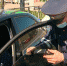Полицейские проводят рейд по выявлению нарушителей тонировки стекол машин - ГТРК Санкт-Петербург