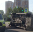 Микроавтобус перевернулся у пешеходного перехода на Богатырском проспекте - ИА Невские Новости