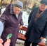 Депутаты в преддверии новогодних праздников навестили пожилых петербуржцев - Законодательное собрание