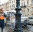 Фонарные столбы помыли в Петербурге - Peterburg2.Ru