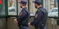 Мужчина ударил по голове 16-летнюю девочку на станции «Кировский завод» - Комсомольская правда