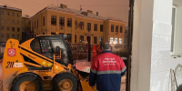 В Петербурге продолжается противогололедная обработка дворов, проездов и тротуаров - Петербургский дневник