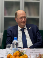 В предверии Нового года глава администрации Красносельского района Санкт‑Петербурга О.Е. Фадеенко встретился с общественниками