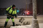 Больше семи тысяч кубометров снега вывезли из Петербурга за сутки
