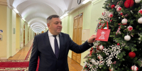 Андрей Голомбиевский принял участие в новогодней акции "Дерево желаний" - Комитет по вопросам законности