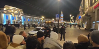 Силовики оцепили Дворцовую площадь за полчаса до Нового года - Комсомольская правда