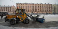 Почти семь тысяч дворников вышли убирать Петербург от снега - Комсомольская правда