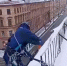 Более 730 кровельщиков убирают снег с крыш Петербурга - Петербургский дневник