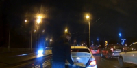 «Остановился на светофоре и снял номера»: Водителя задержали за поездку по выделенной полосе в Петербурге - Комсомольская правда