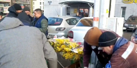 Около тысячи букетов изъяли у нелегальных торговцев в Петербурге - ТК Санкт-Петербург