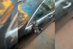 Пьяный мужчина разгромил чужой Mercedes во дворе дома в Петербурге
