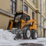 В Петербурге сотрудники комплекса жилищного хозяйства борются с последствиями апрельского снегопада - Spbdnevnik.ru