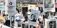 «Бессмертный полк» на Невском: в Петербурге акция пройдёт в виде традиционного шествия | ФОТО Дмитрия СОКОЛОВА - С.-Петербургские ведомости