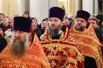 Александр Беглов поздравил митрополита Варсонофия, духовенство и петербуржцев с праздником Пасхи в Александро-Невской лавре