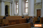 В католических храмах Петербурга прощаются с папой римским Франциском