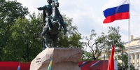 В День основания Петербурга Александр Беглов, Валентина Матвиенко и Анна Цивилева возложили цветы к Медному всаднику - Администрация г. Санкт-Петербурга