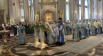 В Казанском соборе началась литургия, которую возглавил митрополит Варсонофий