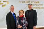 Председатель Государственной экзаменационной комиссии СПбГУП по хореографии, Народная артистка СССР, балерина Габриэла Комлева удостоена именной звезды на Пионерской площади у Театра юного зрителя им. А.А. Брянцева в Санкт-Петербурге.