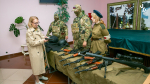 В Кронштадтском Дворце молодёжи открылась выставка «Цветы с фронта»