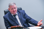 Сергей Петриченко проинспектировал выполнение работ в сквере в Выборгском районе