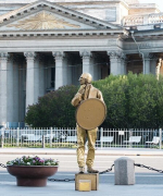 Уличным аниматорам в Петербурге могут запретить приставать к прохожим
