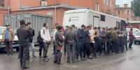 После рейда на бывшем заводе «Красный треугольник» 15 мигрантов выдворят из РФ - Neva.Today