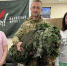 Видео: петербурженка Наталья второй год плетет маскировочные сети - Spbdnevnik.ru