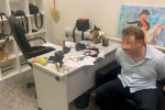 Мужчина пытался вынести объективы для фотоаппаратов из бизнес-центра в Петербурге