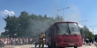 Петербуржцев осчастливили сжиганием машины на мероприятии МЧС в +32°С пекло - Neva.Today