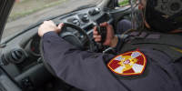 Полуголый петербуржец разбил дверные глазки соседей и пригрозил им убийством - Комсомольская правда