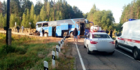 Полиция возбудила уголовное дело после смертельного ДТП с туристическим автобусом на ж/д переезде в Ленобласти - Neva.Today