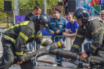 Спасатель МЧС упал из-за лестницы на соревнованиях в Петербурге