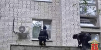 В Сосновом Бору мать и двое сыновей промышляли сбытом наркотиков, но сонные попались полиции - Neva.Today