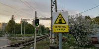 В Ленобласти шедшая вдоль путей женщина, скончалась после встречи с грузовым локомотивом - Neva.Today