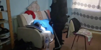 Приезжего и сотрудницу миграционной службы задержали за легализацию 1 500 иностранцев в хостеле на Подвойского - Neva.Today