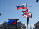 Беглов поздравил петербуржцев с Днем государственного флага