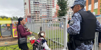 Более 210 экипажей Росгвардии обеспечивали безопасность проведения Дня знаний в Петербурге и Ленобласти - Spbdnevnik.ru