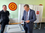 Александр Дрозденко проголосовал на выборах губернатора Ленобласти