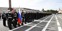 На Дворцовой площади Петербурга состоялось посвящение в курсанты ГУМРФ имени адмирала С.О. Макарова - ГМА им. адм. С.О.Макарова