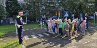 Встреча с инспектором Госавтоинспекции в Детском саду №33 Невского района - УМВД Невского района 