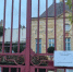 Фото https://france3-regions.franceinfo.fr/grand-est/haute-marne/langres/apres-le-casse-du-louvre-un-nouveau-vol-frappe-un-musee-en-haute-marne-un-tresor-de-pieces-d-or-et-d-argent-3236696.html - Metro Петербург