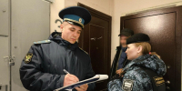 Судебные приставы обязали пожилого петербуржца освободить коммуналку от газет и журналов - tvspb.ru - ТК Санкт-Петербург