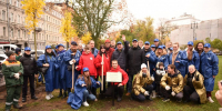 В Ново-Манежном сквере прошел креативный субботник - Петербургский дневник