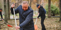 Александр Беглов присоединился к субботнику в парке 300-летия Санкт-Петербурга - Петербургский дневник