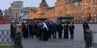 Владимир Путин возложил цветы к памятнику Кузьме Минину и Дмитрию Пожарскому на Красной площади - Spbdnevnik.ru