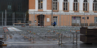 В Петербурге на Конюшенной площади начали возводить каток - Spbdnevnik.ru