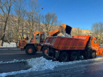 С последствиями первого снега в Петербурге разберутся больше 4 тысяч коммунальщиков