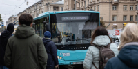 В Петербурге изменили маршруты четырех автобусов из‑за коммунальной аварии на Бассейной улице - Spbdnevnik.ru