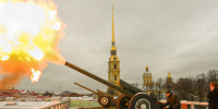 В честь открытия финала чемпионата «Профессионалы» в Петербурге прозвучал полуденный выстрел - Комитет по образованию